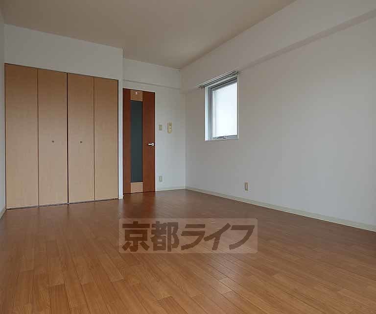 居室・リビング　広めの洋室です。