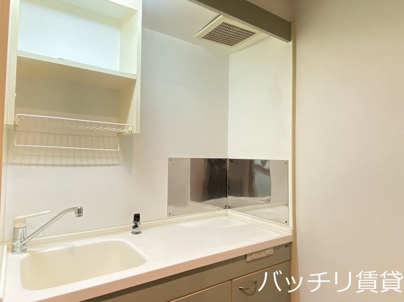 キッチン　画像は別号室タイプの為、現状を優先致します。