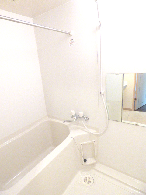 バス・シャワールーム　※同間取り他号室の参考画像です