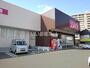 ドラックストア　ディスカウントドラッグコスモス 荘島店（ドラッグストア）まで527m