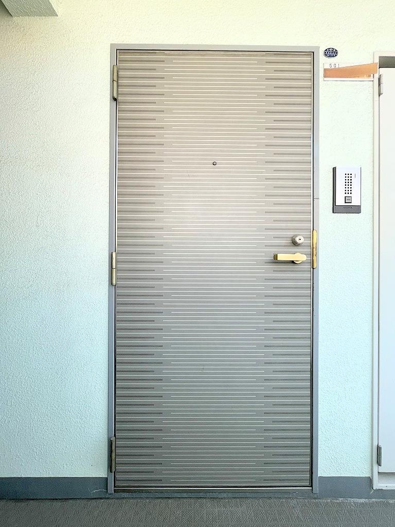 玄関　玄関外側