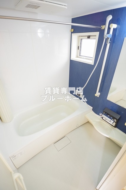 バス・シャワールーム　追い焚き・浴室乾燥機付き！