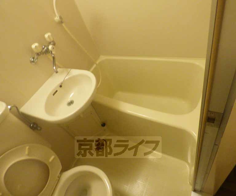 バス・シャワールーム　お風呂です。