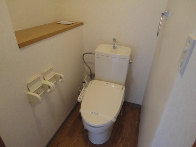 トイレ　シャワー付きトイレ