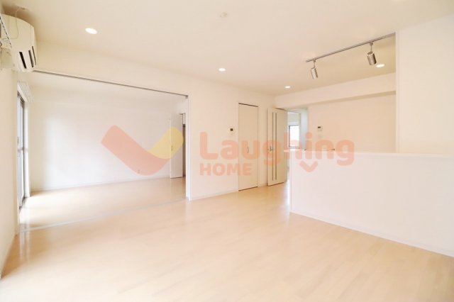 居室・リビング　写真は別室です☆