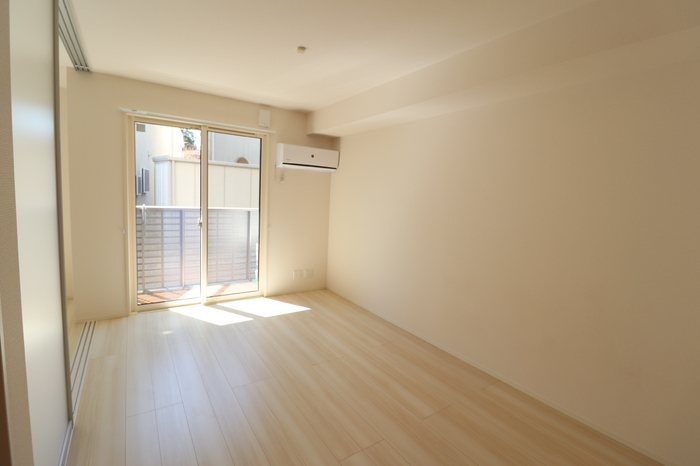 居室・リビング　リビング全景（エアコン付）