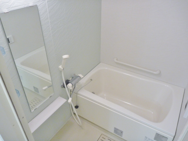 バス・シャワールーム　※別号室の参考写真(現況優先・仕様違いの場合あり)