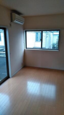 居室・リビング　洋室７．５帖、フローリング