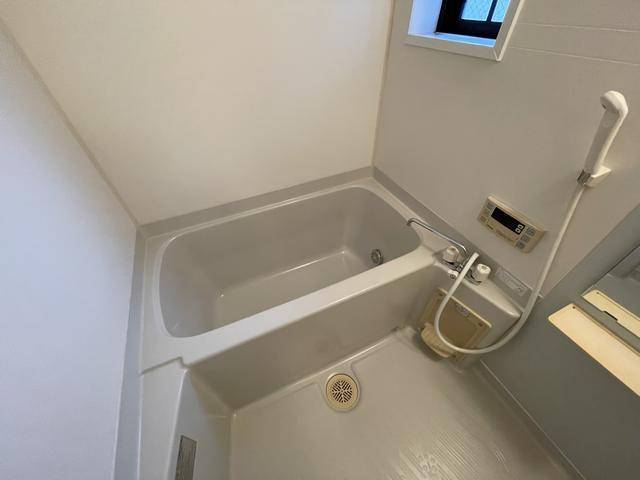 バス・シャワールーム　ゆったり入れるお風呂です