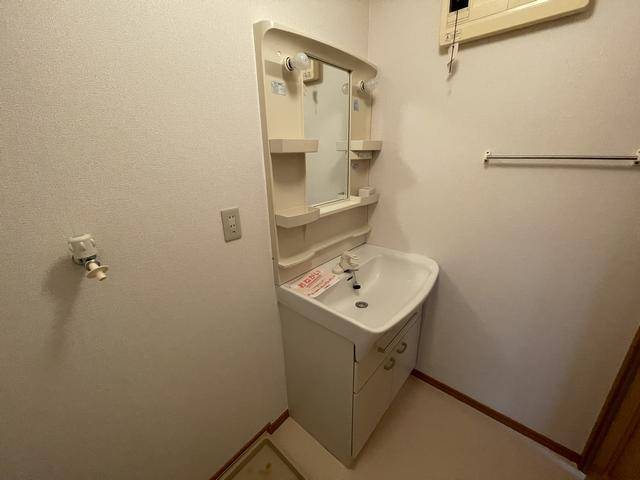 洗面設備　独立洗面台です