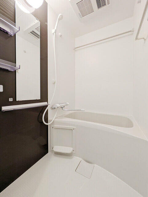 バス・シャワールーム　バス・シャワー