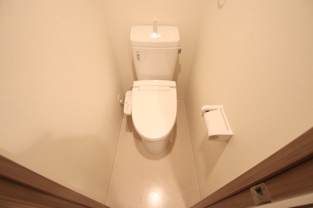 トイレ　※別室の参考写真の為、現況優先です。