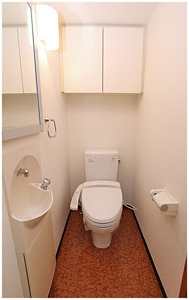 トイレ　※別部屋の参考写真です。