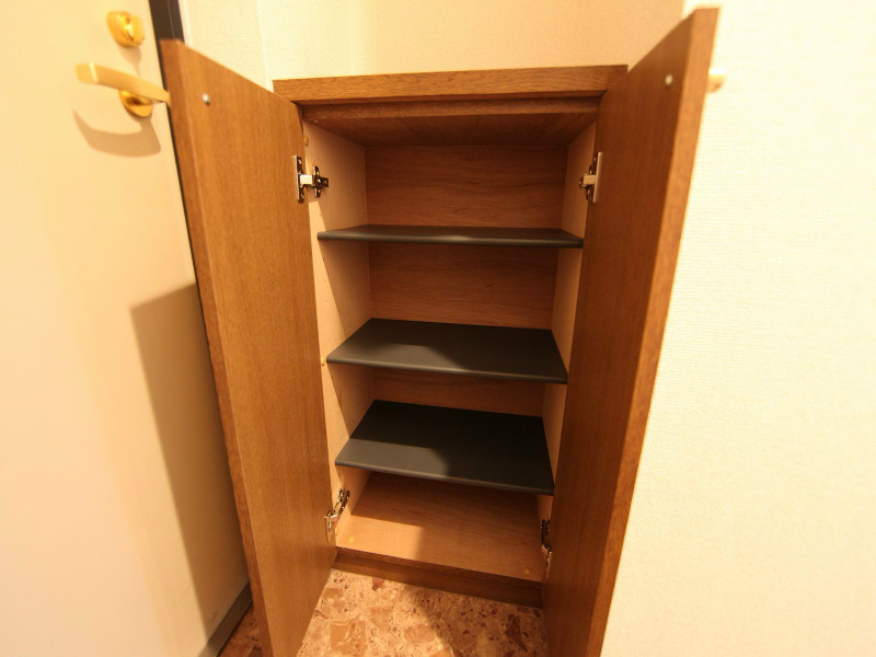 玄関　玄関　シューズボックス