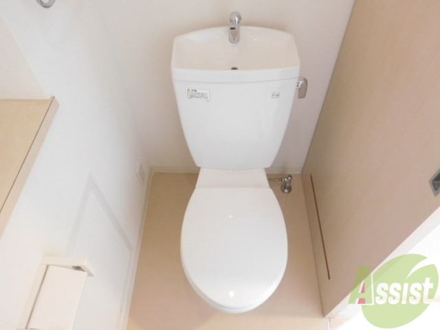 トイレ　ちょっとした棚も魅力です