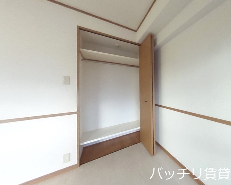 収納　別号室タイプの為、現状を優先いたします