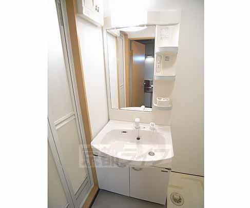 洗面設備　シャンプードレッサー付きです