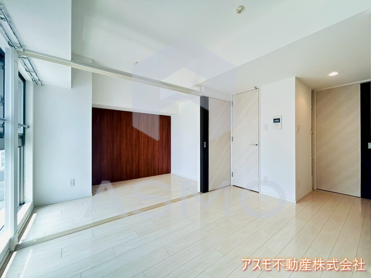 居室・リビング　同マンション別部屋参考写真