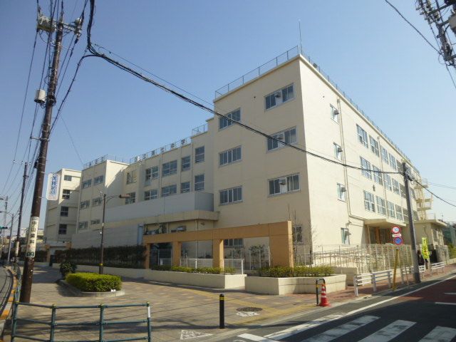 中学校　足立区立第七中学校（中学校）まで563m