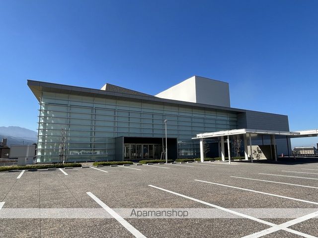 その他　しこちゅ～ホール（四国中央市市民文化ホール）（その他）まで921m