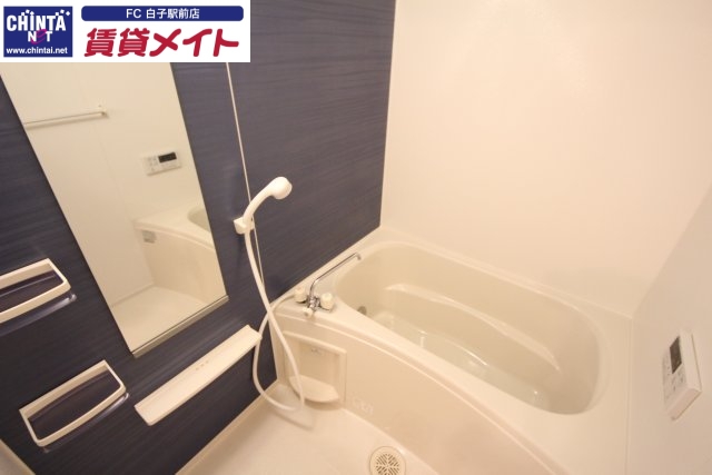 バス・シャワールーム　同タイプの部屋写真です。