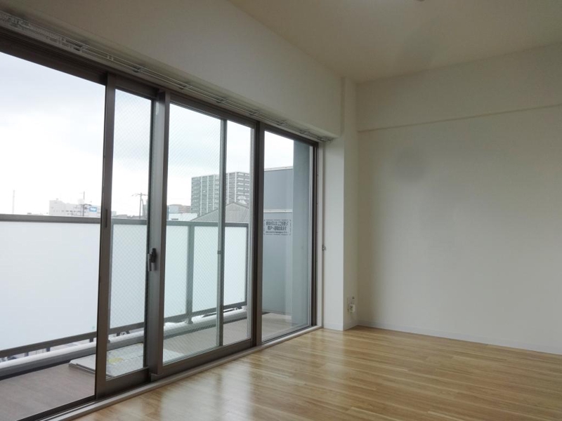 居室・リビング　明るく気持ちのよいお部屋です。