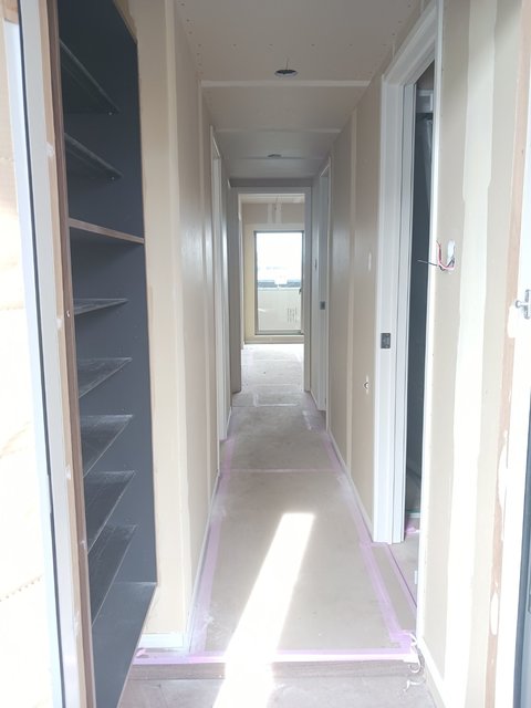 玄関　建築中