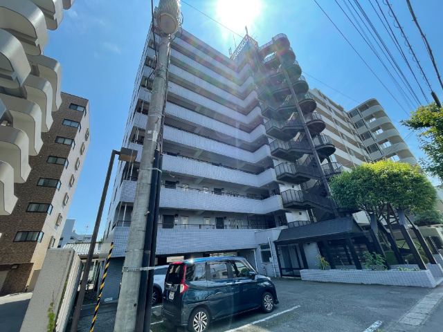 建物外観　ＲＣ造のマンションタイプの建物です