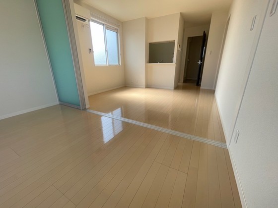 居室・リビング　※別部屋の写真です