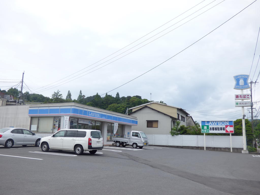 コンビニ　ローソン諫早多良見店（コンビニ）まで966m