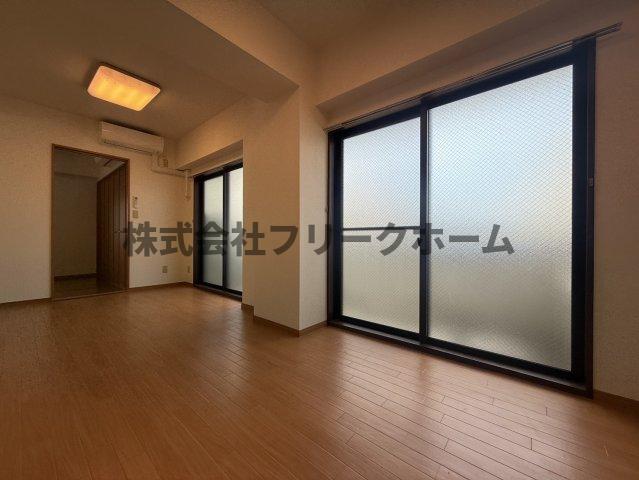 居室・リビング　※別号室参考写真になります。
