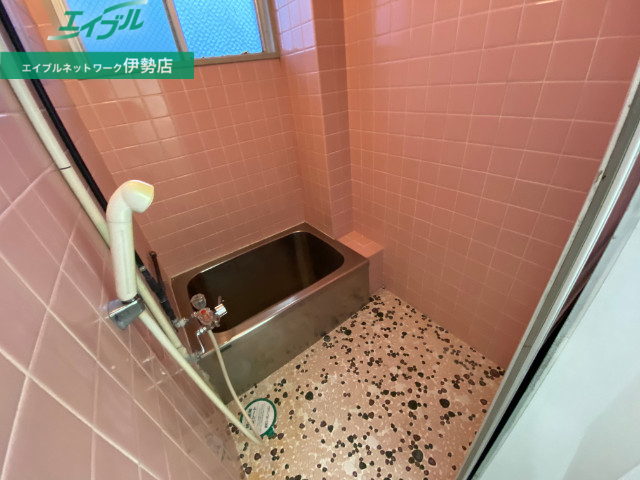 バス・シャワールーム　同物件別部屋の写真