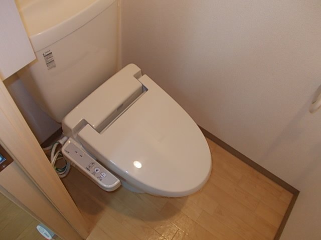 トイレ　清潔感のあるトイレです