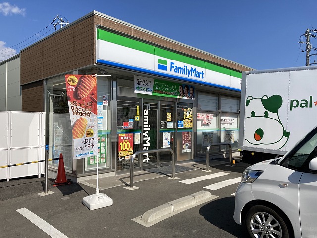 コンビニ　ファミリーマート 開成宮台店（コンビニ）まで226m