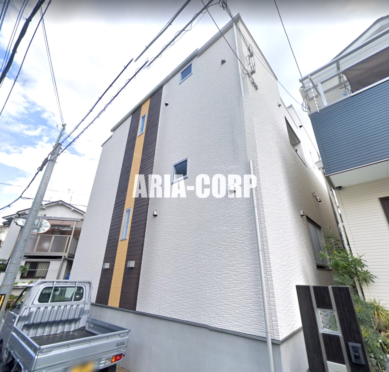 建物外観　2016年完成、大手ハウスメーカー施工のデザイナーズアパート