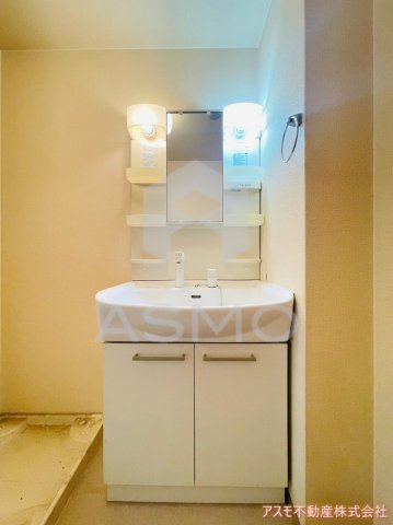 洗面設備　同マンション別部屋　参考写真