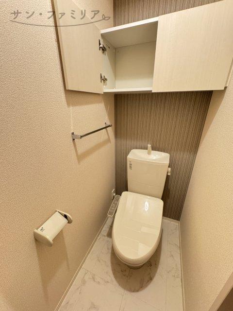 トイレ　同一物件別部屋写真