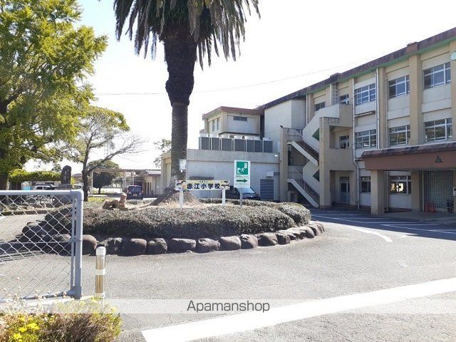 小学校　宮崎市立赤江小学校（小学校）まで500m