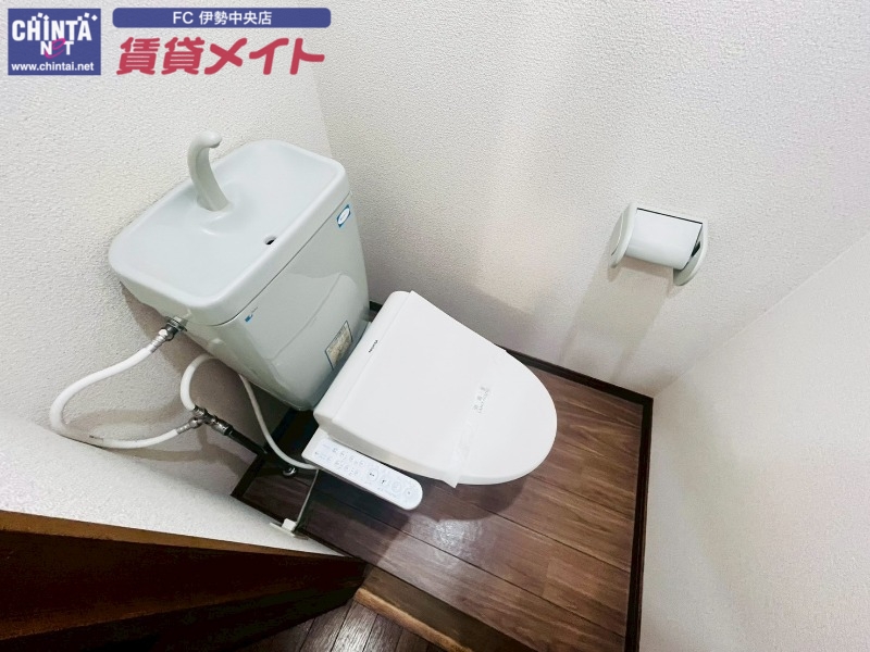 トイレ　同型参考写真