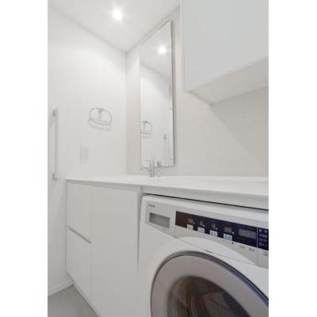 洗面設備　※写真は同タイプ住戸です。