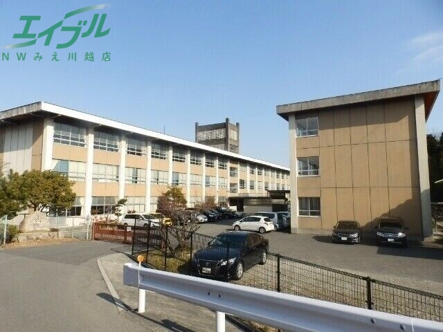 中学校　四日市市立朝明中学校（中学校）まで2969m
