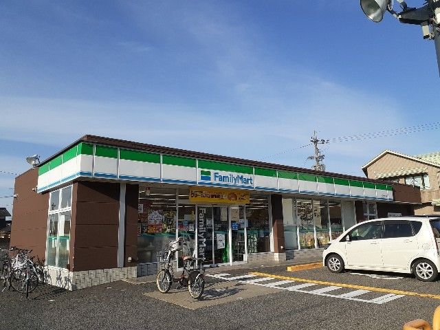 コンビニ　ファミリーマート八日市東浜店様（コンビニ）まで640m