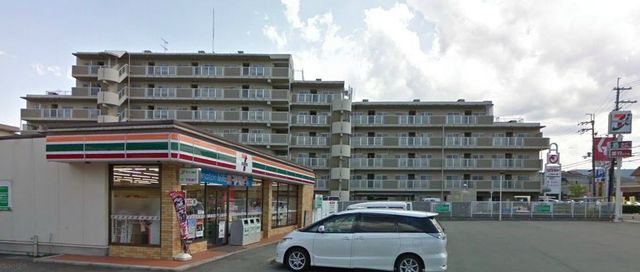 コンビニ　セブンイレブン亀岡篠町馬堀店（コンビニ）まで700m