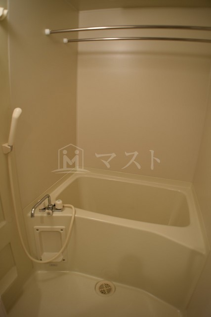 バス・シャワールーム　ゆったりくつろげる浴室です。