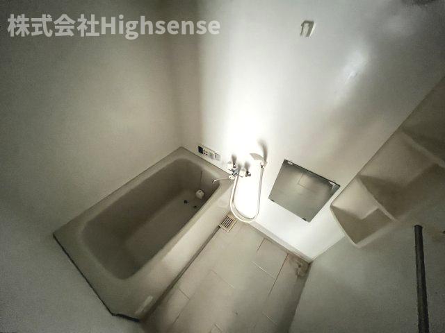 バス・シャワールーム　コンパクトで使いやすいお風呂です