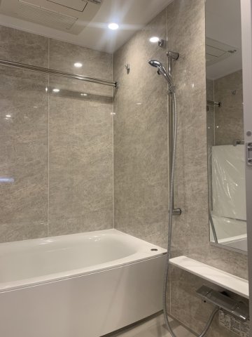 バス・シャワールーム　※別部屋の参考写真です。