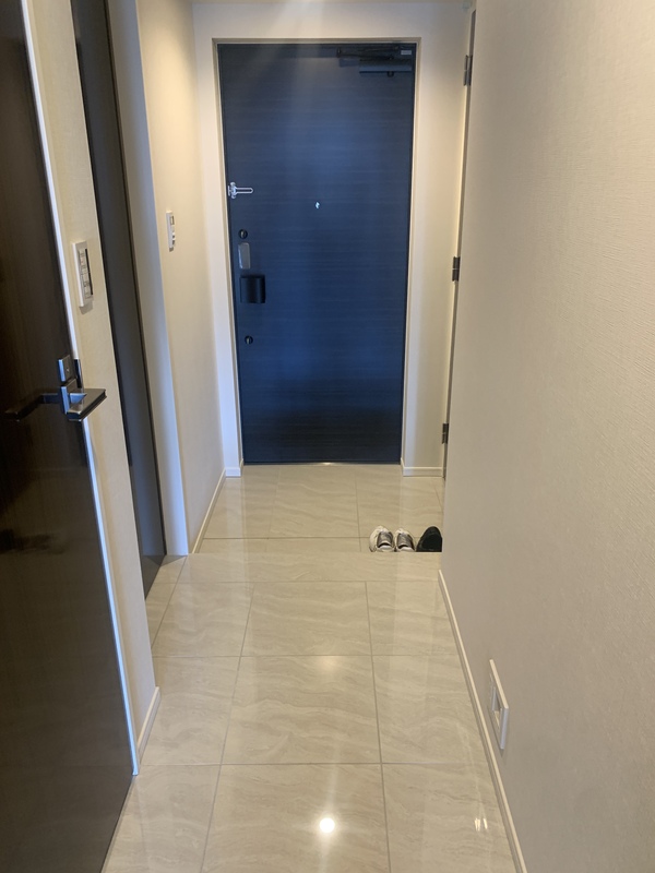 玄関　※別部屋の参考写真です。