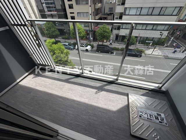 バルコニー　暖かな日差しのふりそそぐバルコニー