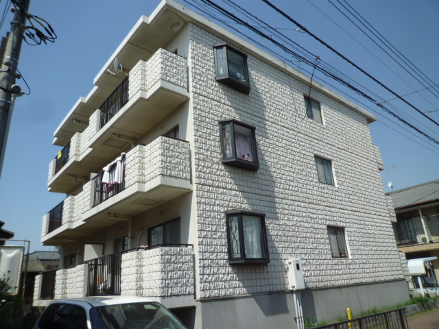 建物外観　お洒落なタイル貼り外観　　ペット相談可の3DK