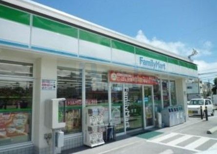 コンビニ　ファミリーマート赤羽二丁目店（コンビニ）まで70m